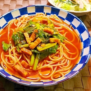 小松菜とベーコンのトマトスープパスタ